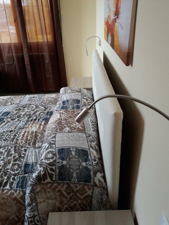 Apartamento A Casa Di Fede LʼAquila Exterior foto